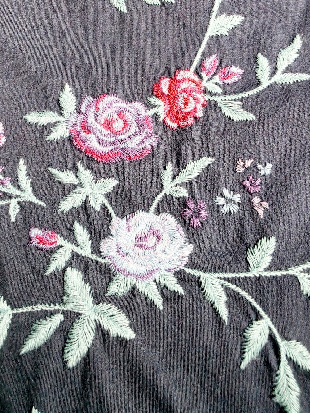 Driftwood Navy Floral Embroidered Tee Shirt Top Crew Neck Pull Over Cotton XS - Picture 3 of 8
